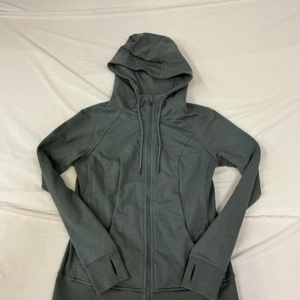 Women's Athletic Zip-Up Hoodie with Thumb Holes – Estimated Size Medium